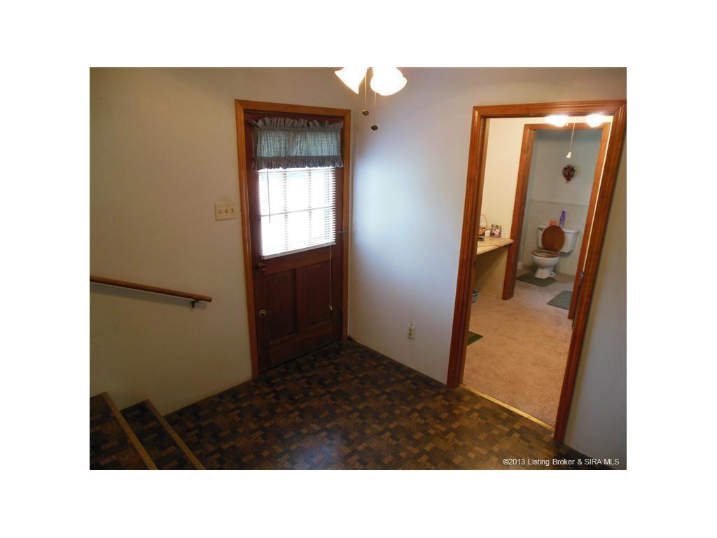 622 Mayfield Road Henryville, IN 47126 - Photo 8 of 19 Gallery Image 8