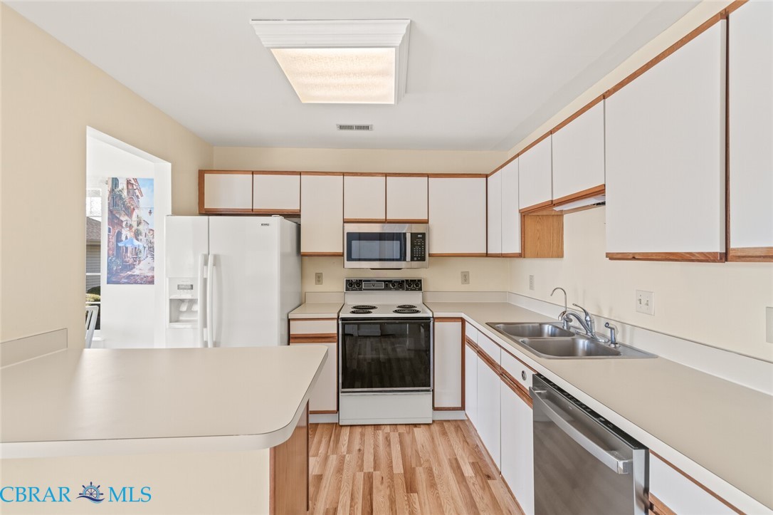 210 Dockside Drive Hampton, VA 23669 - Photo 14 of 40