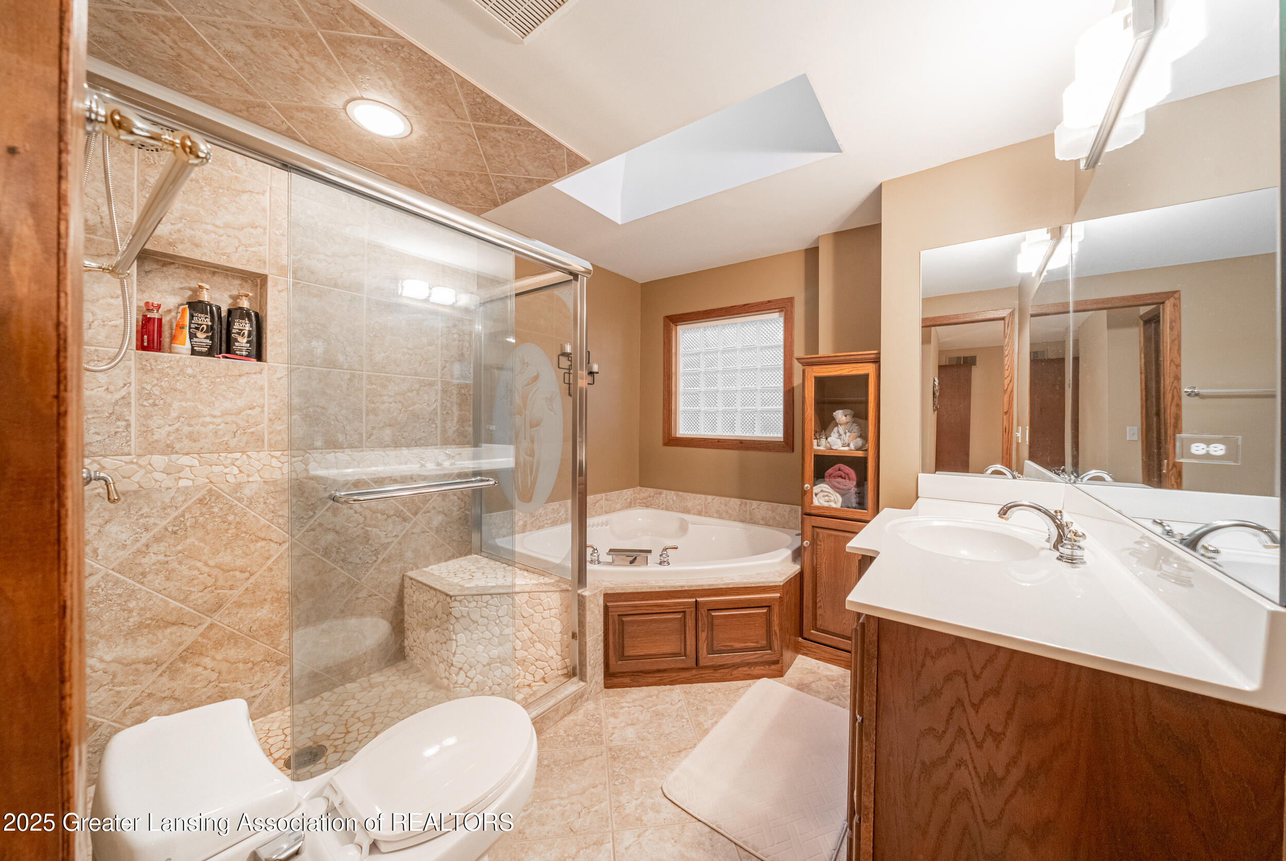 4715 Meridian Road Okemos, MI 48864 - Photo 18 of 41 Master Bath