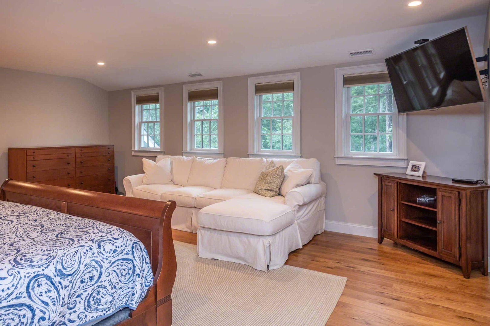 14 North Bog Road Edgartown, MA 02539 - Photo 32 of 46 a living room with furniture and a flat screen tv