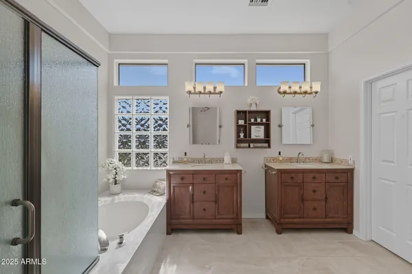 $470,000 | 14709 North Silver Hawk Drive, Oro Valley, AZ 85755