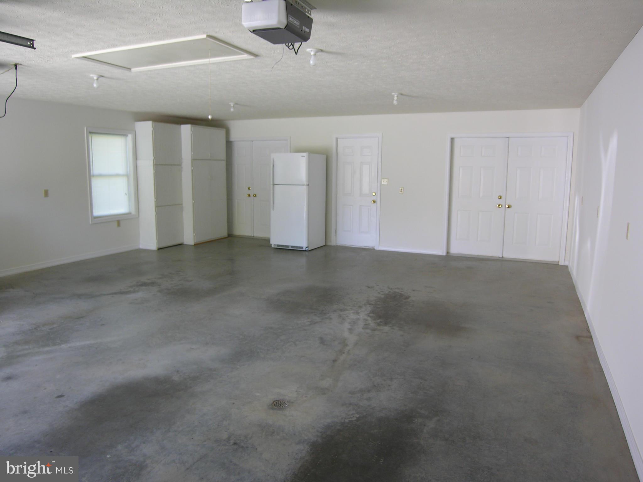 216 Poorhouse Road Winchester, VA 22603 - Photo 25 of 30 Garage