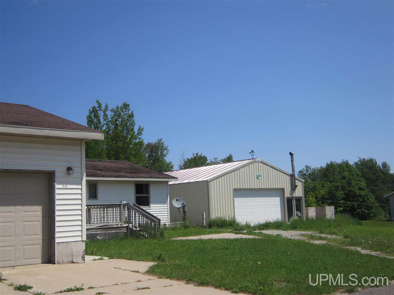 E10379 County Rd H-58 Munising, MI 49862 - Photo 2 of 27