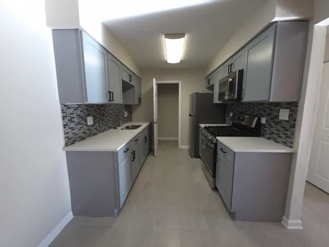 $1,795 | 412 East Bailey Road, Unit 104, Naperville, IL 60565