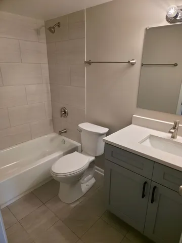 $1,795 | 412 East Bailey Road, Unit 104, Naperville, IL 60565