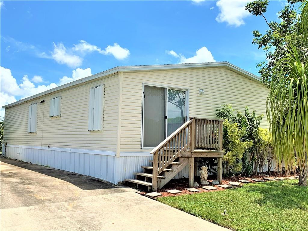 1490 Southwest 65th Way Boca Raton, FL 33428 - Photo 3 of 17 Side View