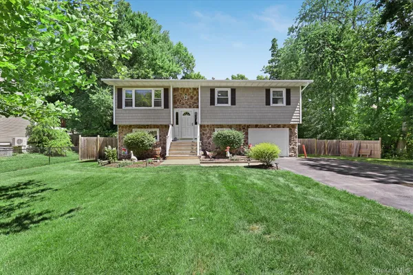 $495,000 | 11 Danspence Road, Poughkeepsie, NY 12603