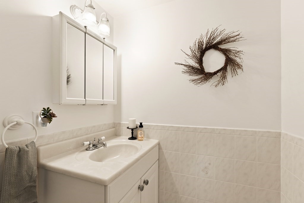 12 Laurel Road Sharon, MA 02067 - Photo 12 of 27