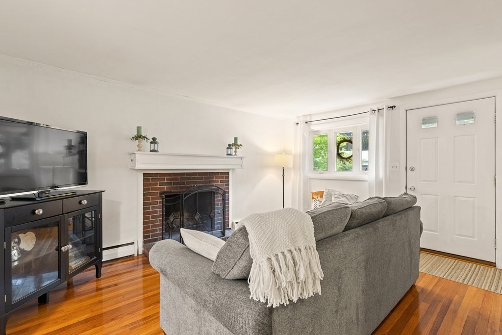 12 Laurel Road Sharon, MA 02067 - Photo 5 of 27