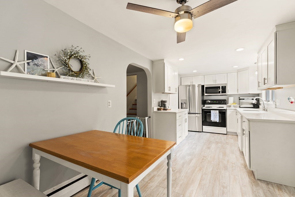 12 Laurel Road Sharon, MA 02067 - Photo 9 of 27