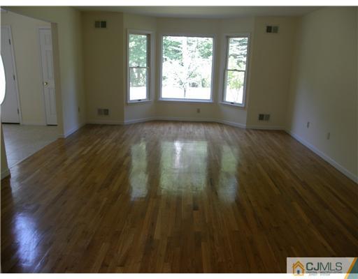 71 Harding Avenue Edison, NJ 08820 - Photo 3 of 23