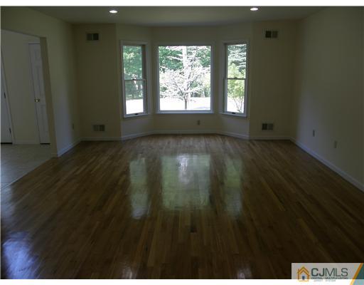 71 Harding Avenue Edison, NJ 08820 - Photo 5 of 23