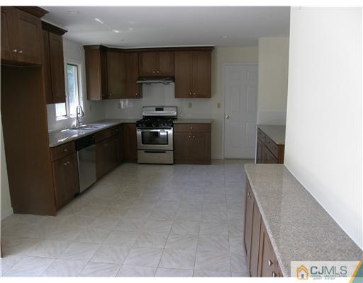 71 Harding Avenue Edison, NJ 08820 - Photo 8 of 23