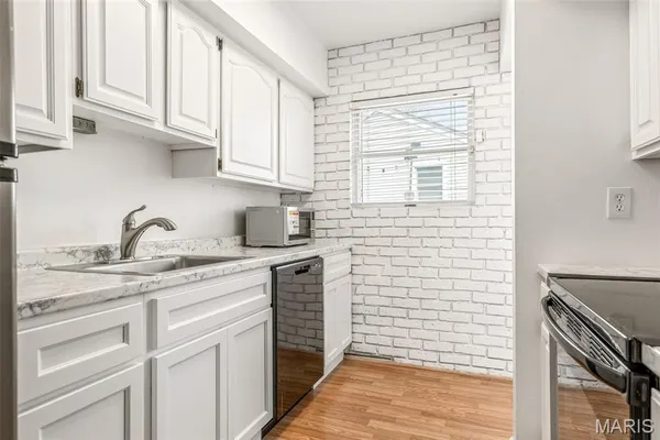 $2,500 | 9035 West Swan Circle, St. Louis, MO 63144