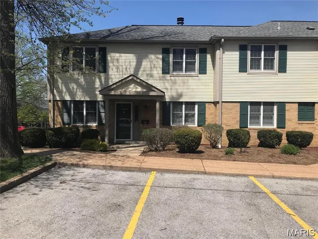 $2,750 | 9035 West Swan Circle, St. Louis, MO 63144