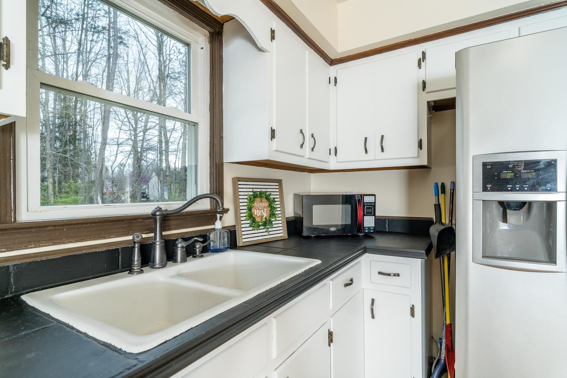 4078 Lyndhurst Road Stuarts Draft, VA 24477 - Photo 3 of 41 Gallery Image 3