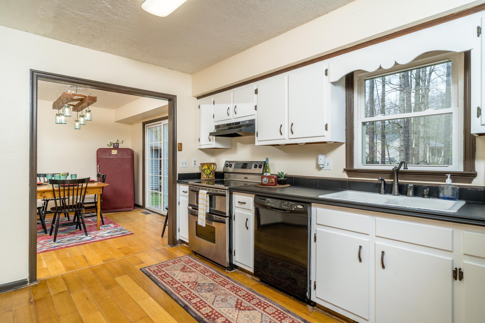 4078 Lyndhurst Road Stuarts Draft, VA 24477 - Photo 4 of 41 Gallery Image 4