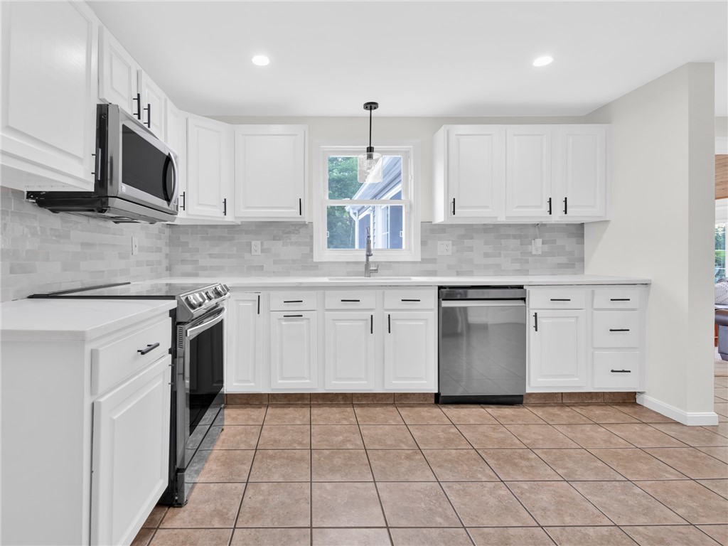 2 Brookfield Road Coventry, RI 02816 - Photo 18 of 43