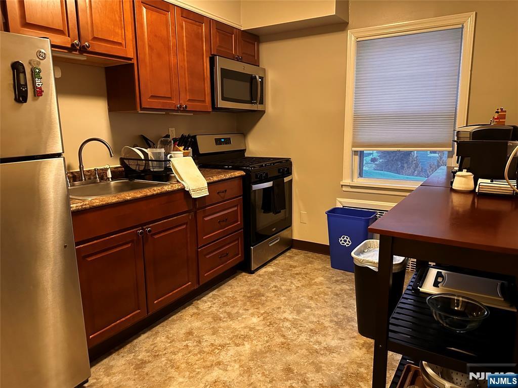 295 Grove Street, Unit 2 East Rutherford, NJ 07073 - Photo 9 of 10