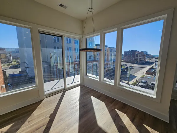 $2,200 | 124 St James Place, Unit 6, Atlantic City, NJ 08401