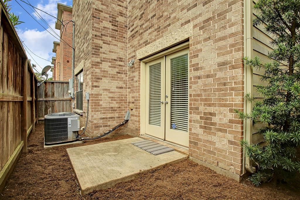 2705 Rutland Street, Unit B Houston, TX 77008 - Photo 19 of 21 Another view of the backyard. Plenty of space for your pets & a grill - grass has grown.