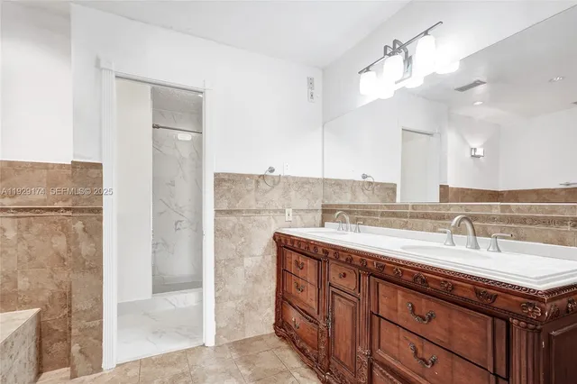 $399,000 | 1051 Northeast 204th Lane, Miami, FL 33179