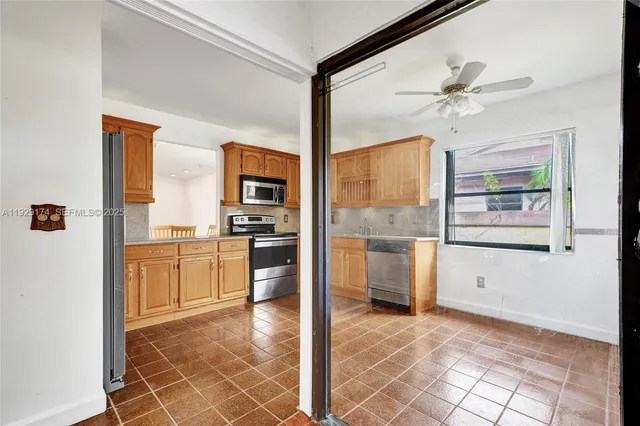 $399,000 | 1051 Northeast 204th Lane, Miami, FL 33179