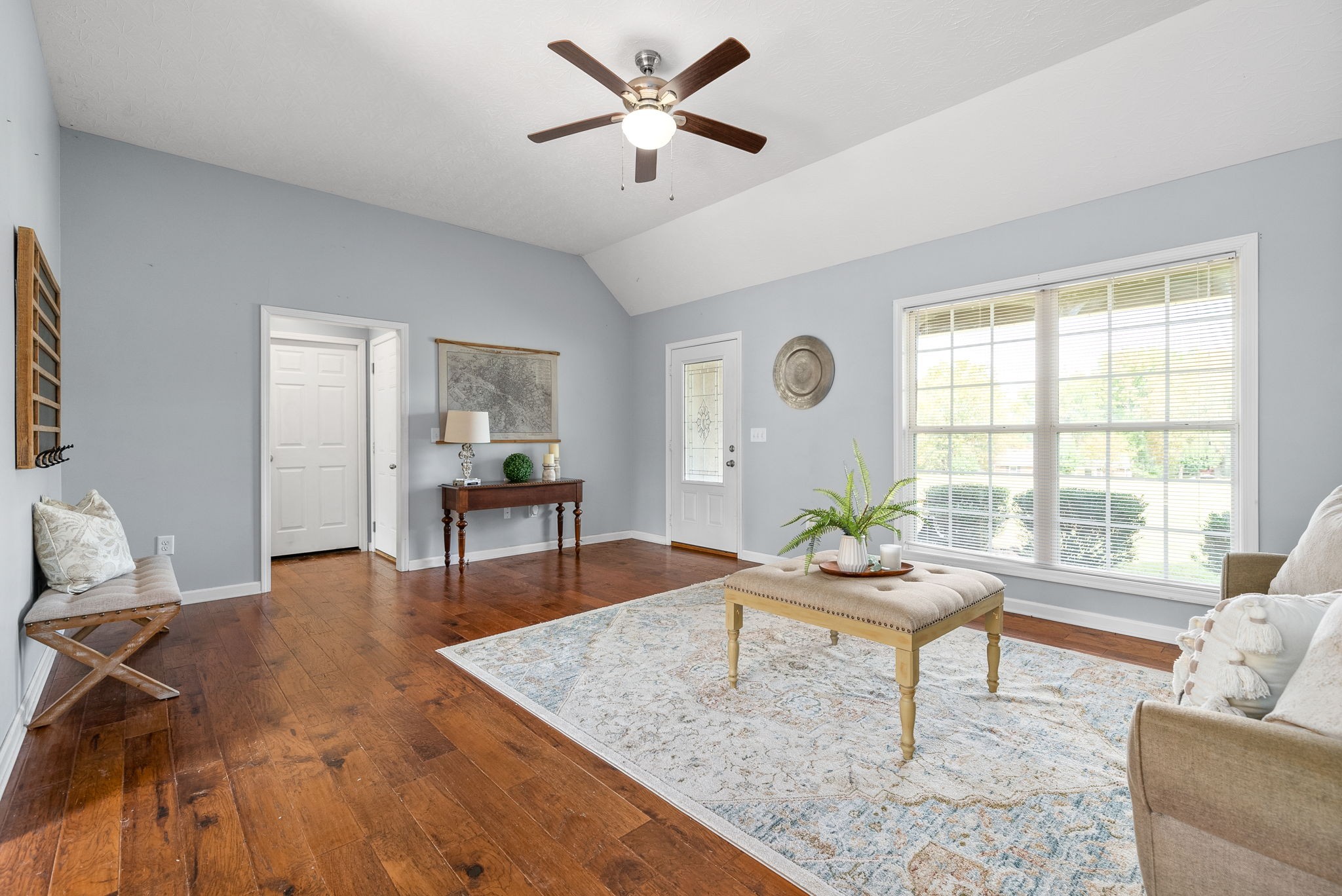 1105 Pleasant Valley Road Chapmansboro, TN 37035 - Photo 8 of 30 a living room with furniture and window