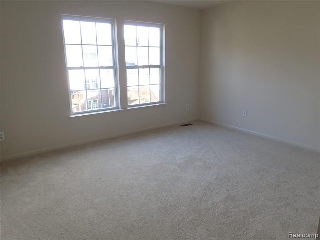 638 Telya Ridge, Unit 27 Milford, MI 48381 - Photo 29 of 54 Upper Level Bedroom 1