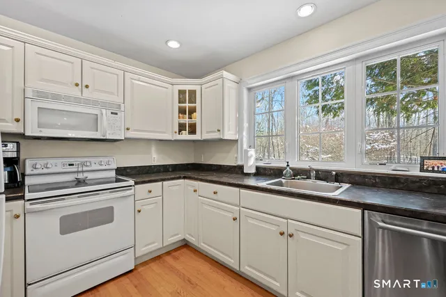 $680,000 | 50 Kelseytown Road, Clinton, CT 06413