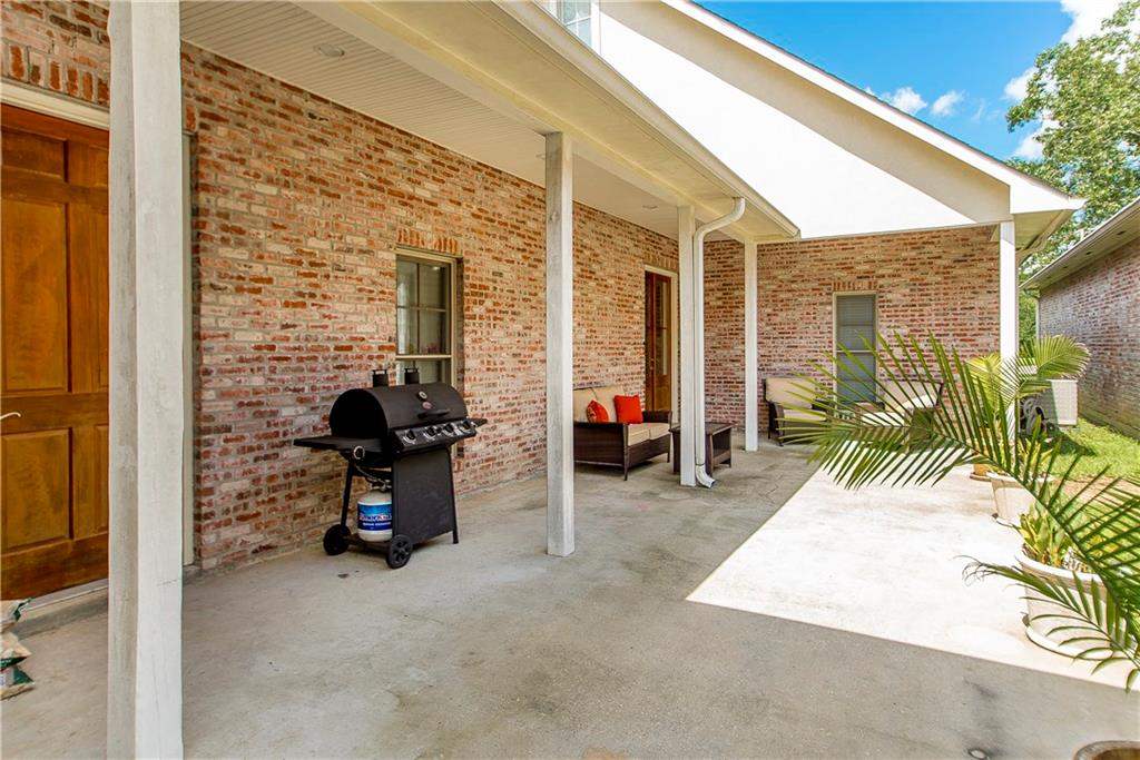23751 Monarch Point Springfield, LA 70462 - Photo 2 of 25