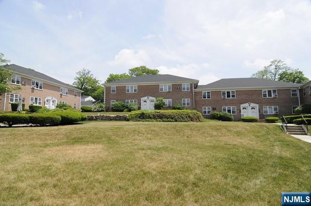 5 Heights Road, Unit O2 Ridgewood, NJ 07450 - Photo 2 of 7