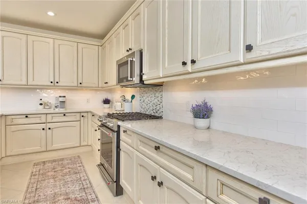 $3,000 | 9242 Tesoro Lane, Unit 1102, Naples, FL 34114