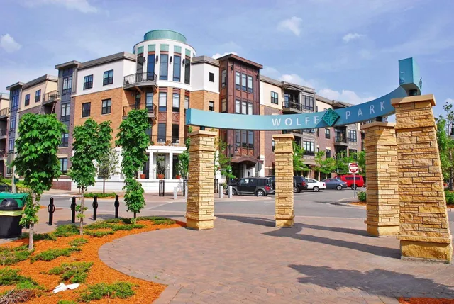 $339,999 | 3125 Inglewood Avenue South, Unit 201, St. Louis Park, MN 55416