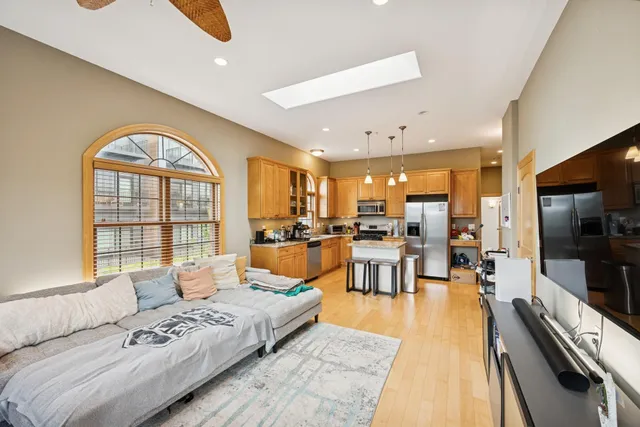 $339,999 | 3125 Inglewood Avenue South, Unit 201, St. Louis Park, MN 55416