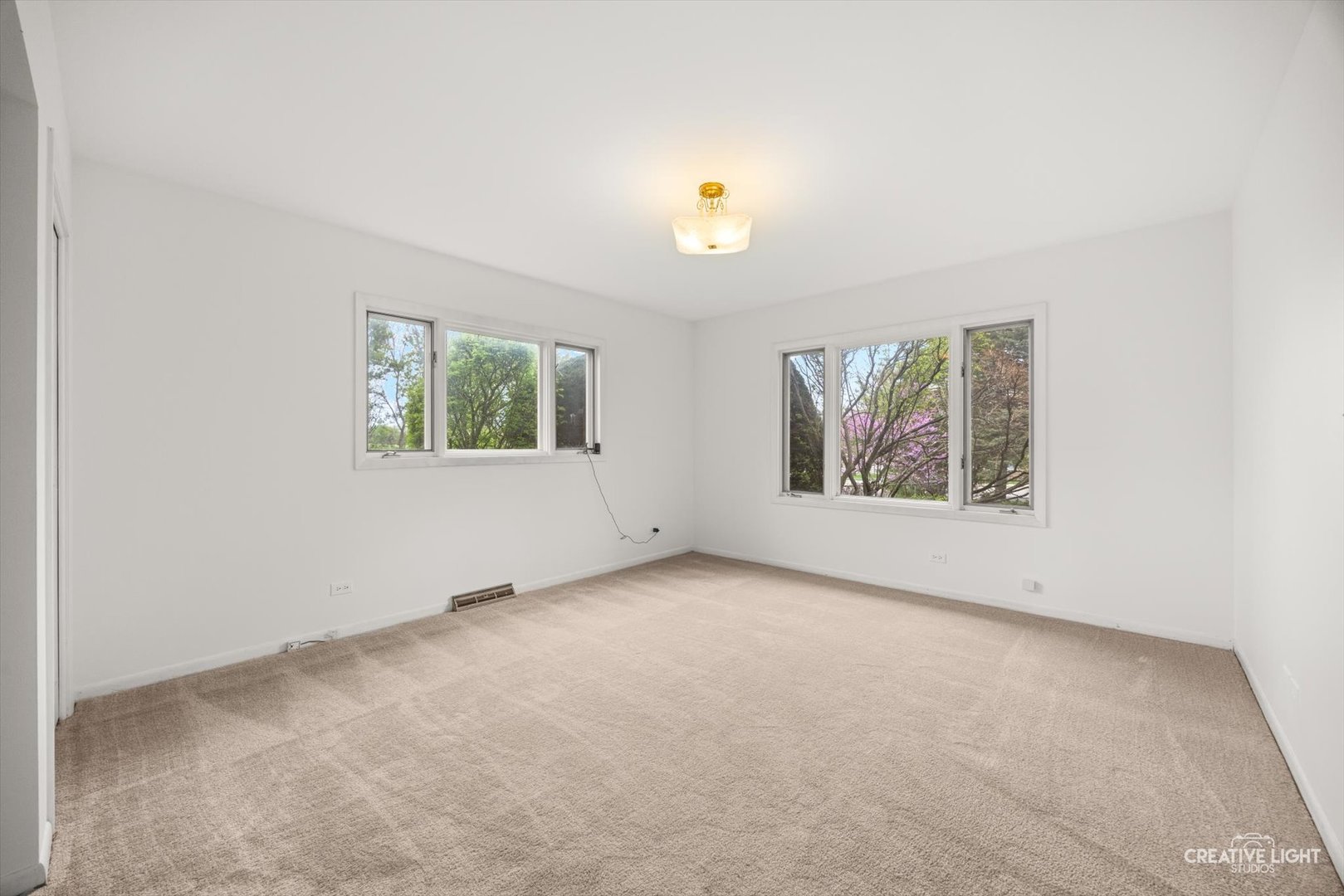 305 South Lambert Road Glen Ellyn, IL 60137 - Photo 14 of 38 Gallery Image 14