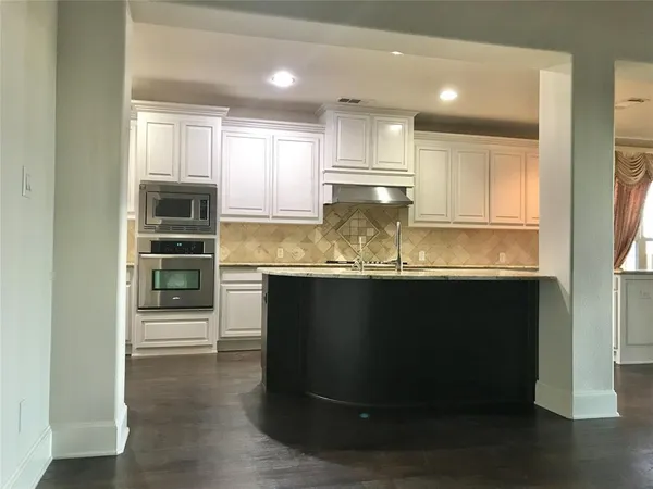 $3,849 | 408 Paluxy Drive, Irving, TX 75039