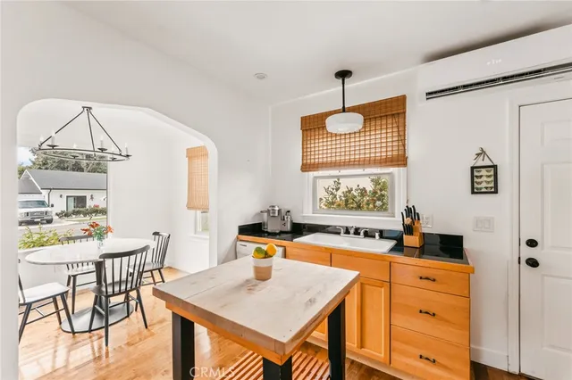 $1,199,999 | 816 11th Street, Huntington Beach, CA 92648