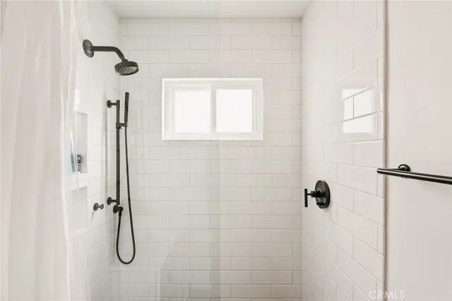 $1,199,999 | 816 11th Street, Huntington Beach, CA 92648