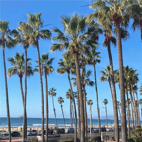 $1,199,999 | 816 11th Street, Huntington Beach, CA 92648