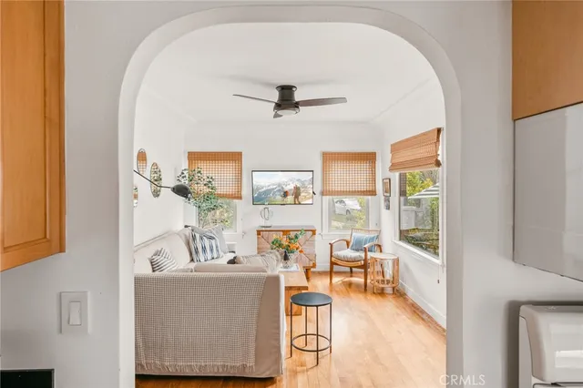 $1,199,999 | 816 11th Street, Huntington Beach, CA 92648