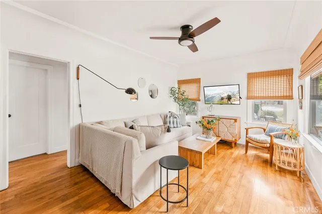 $1,199,999 | 816 11th Street, Huntington Beach, CA 92648