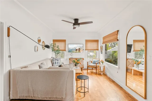 $1,199,999 | 816 11th Street, Huntington Beach, CA 92648