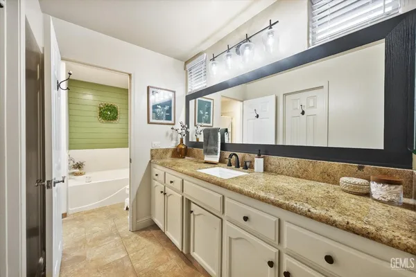 $489,000 | Undisclosed Address, Bakersfield, CA 93308