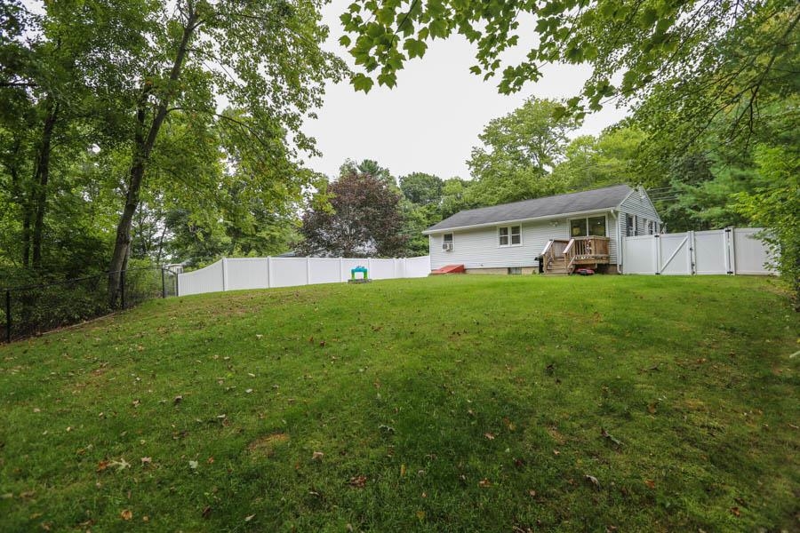 55 Hampstead Road Salem, NH 03079 - Photo 4 of 27 Gallery Image 4