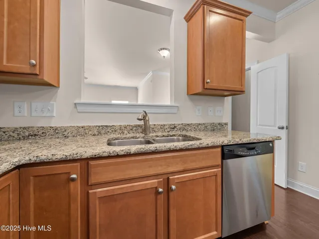 $495,000 | 402 Boathouse Court, Swansboro, NC 28584