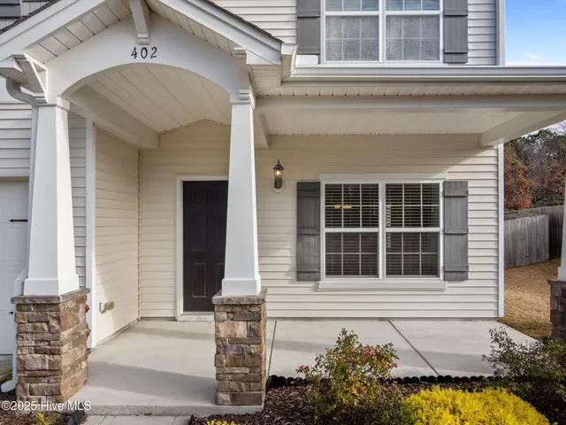 $495,000 | 402 Boathouse Court, Swansboro, NC 28584