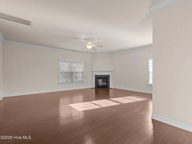 $495,000 | 402 Boathouse Court, Swansboro, NC 28584