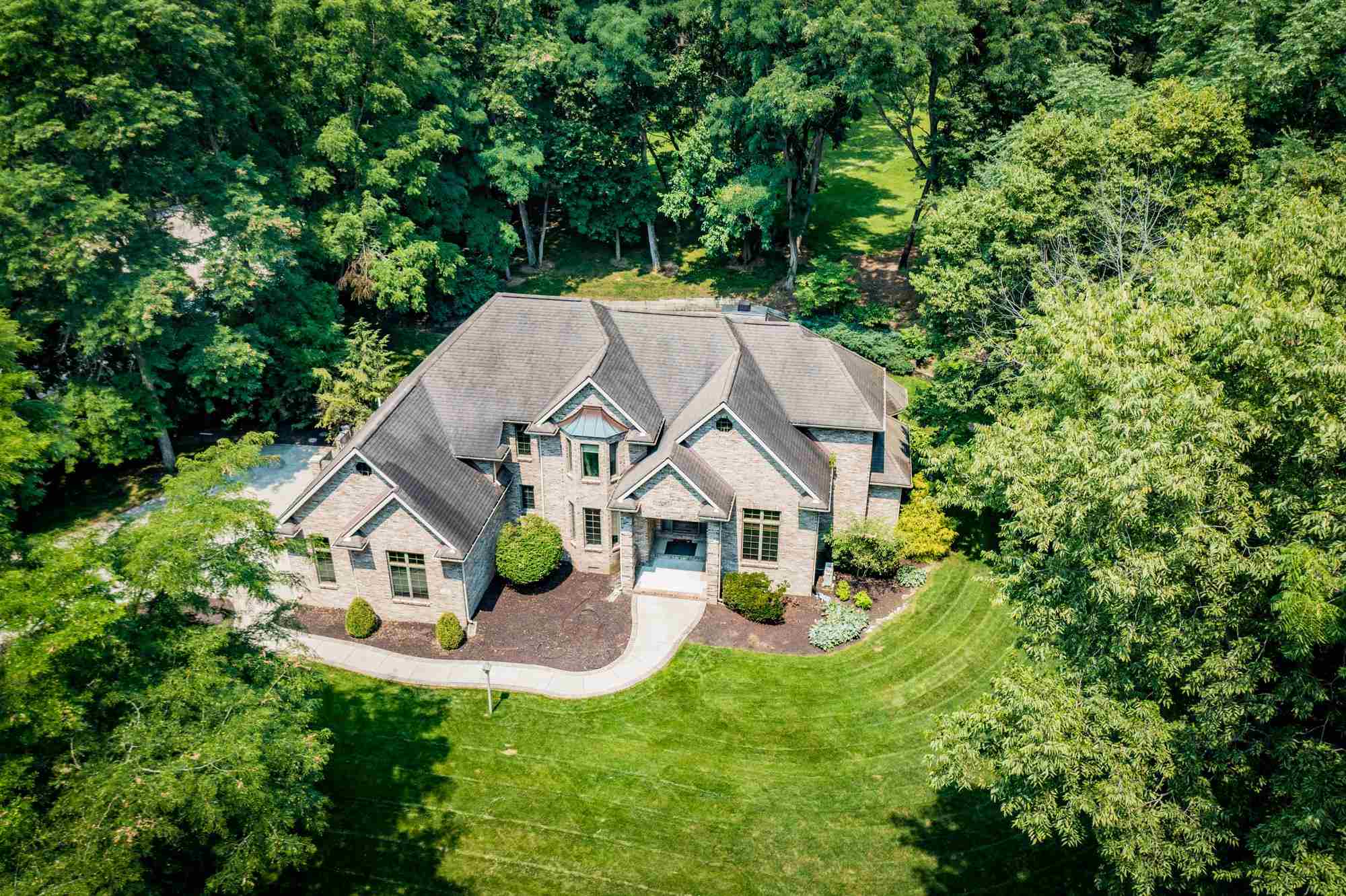 201 North Timber Ridge Court Muncie, IN 47304 - Photo 2 of 36