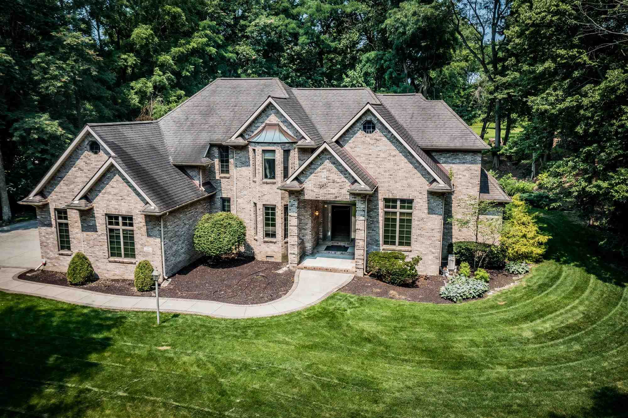 201 North Timber Ridge Court Muncie, IN 47304 - Photo 4 of 36